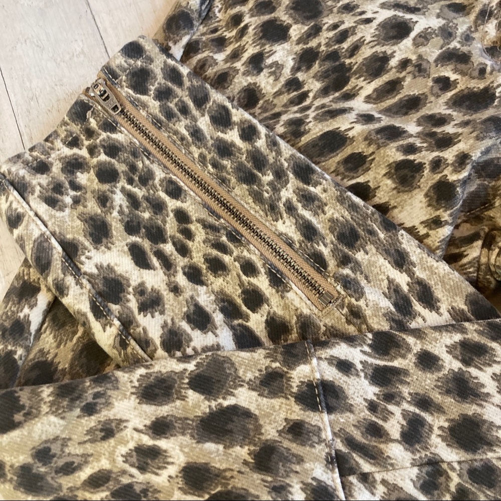 J.McLaughlin Leopard Baxter Jeans - Picture 3 of 6
